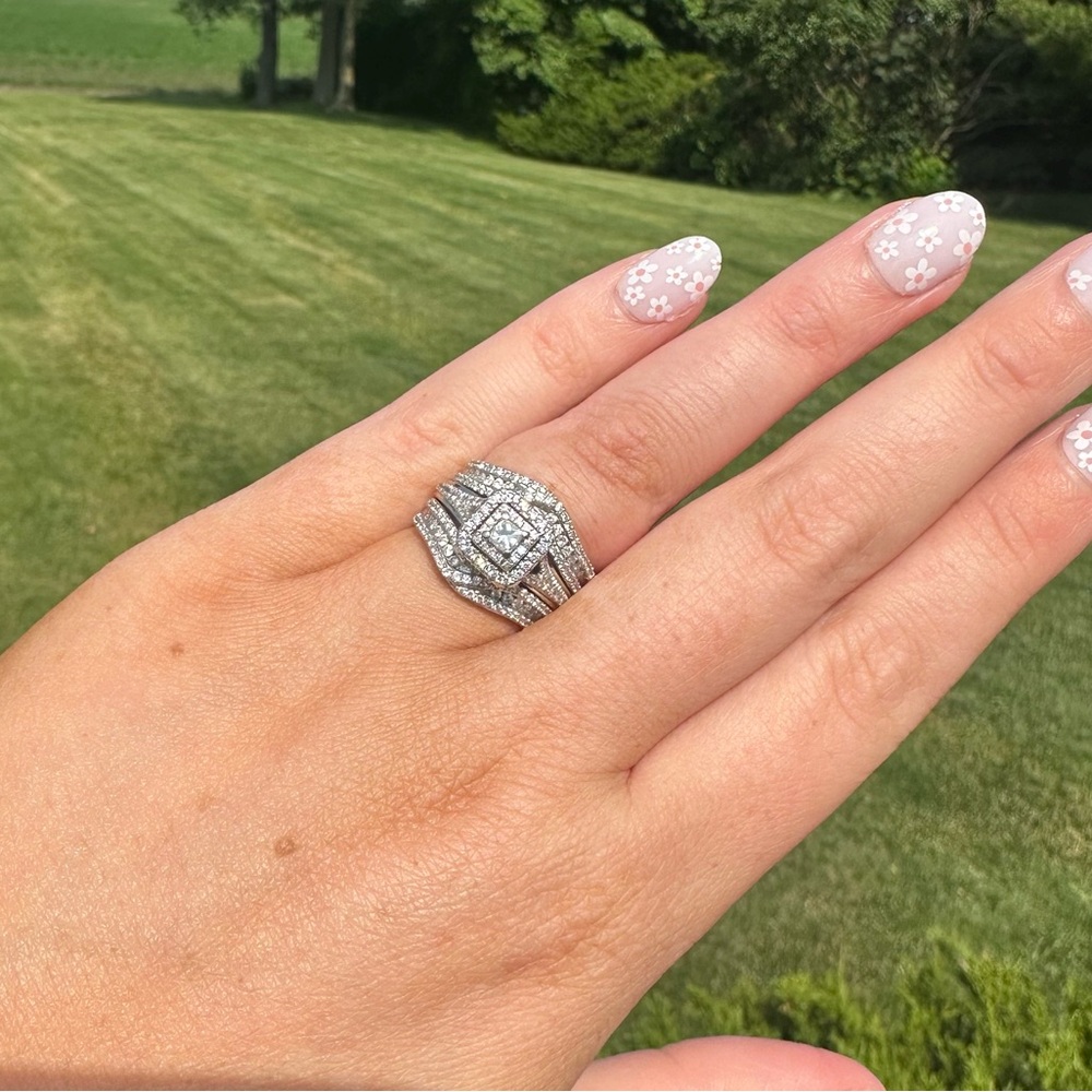 Vera Wang Silver Diamond Ring